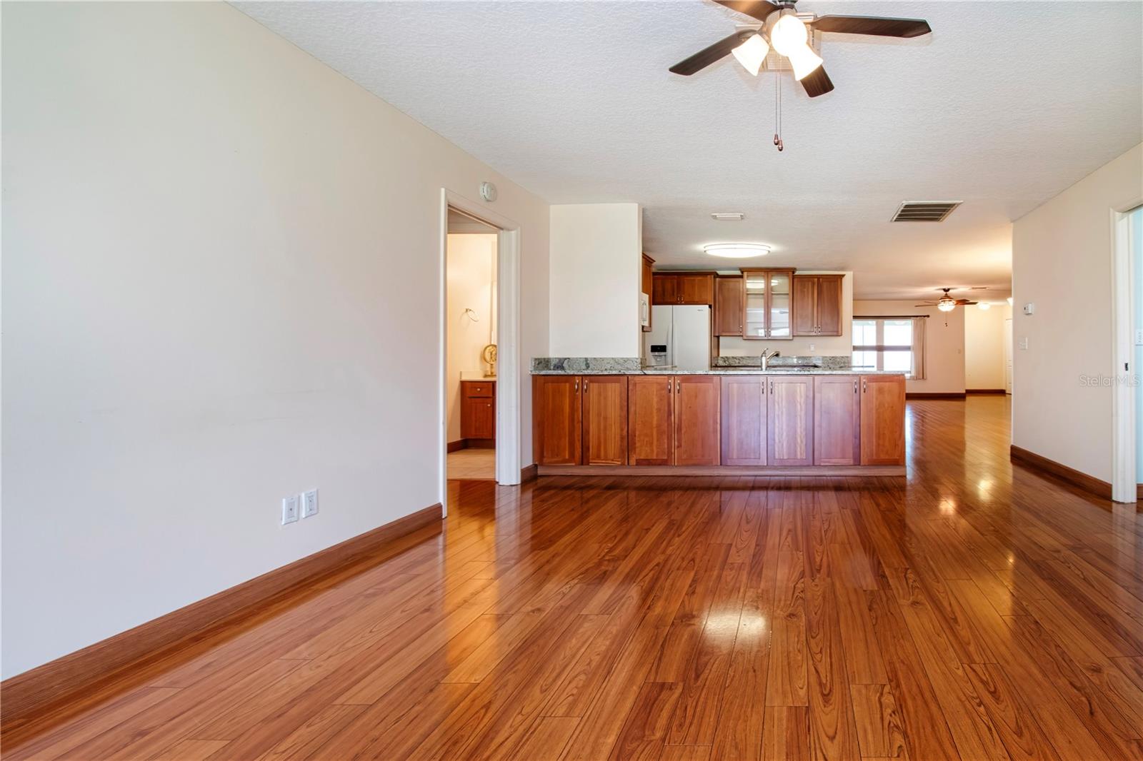 2108 MEADOWLARK LN