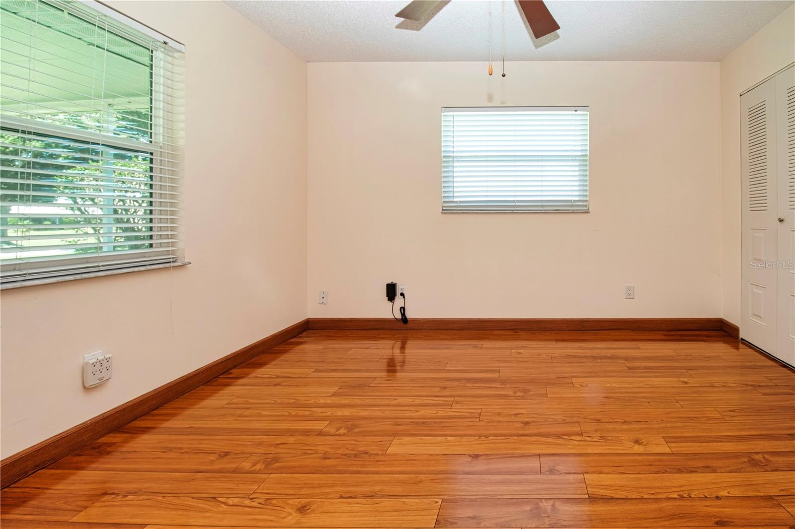 2108 MEADOWLARK LN