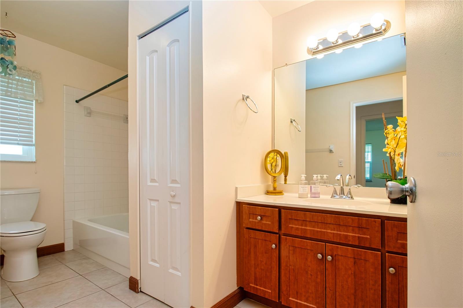 2108 MEADOWLARK LN