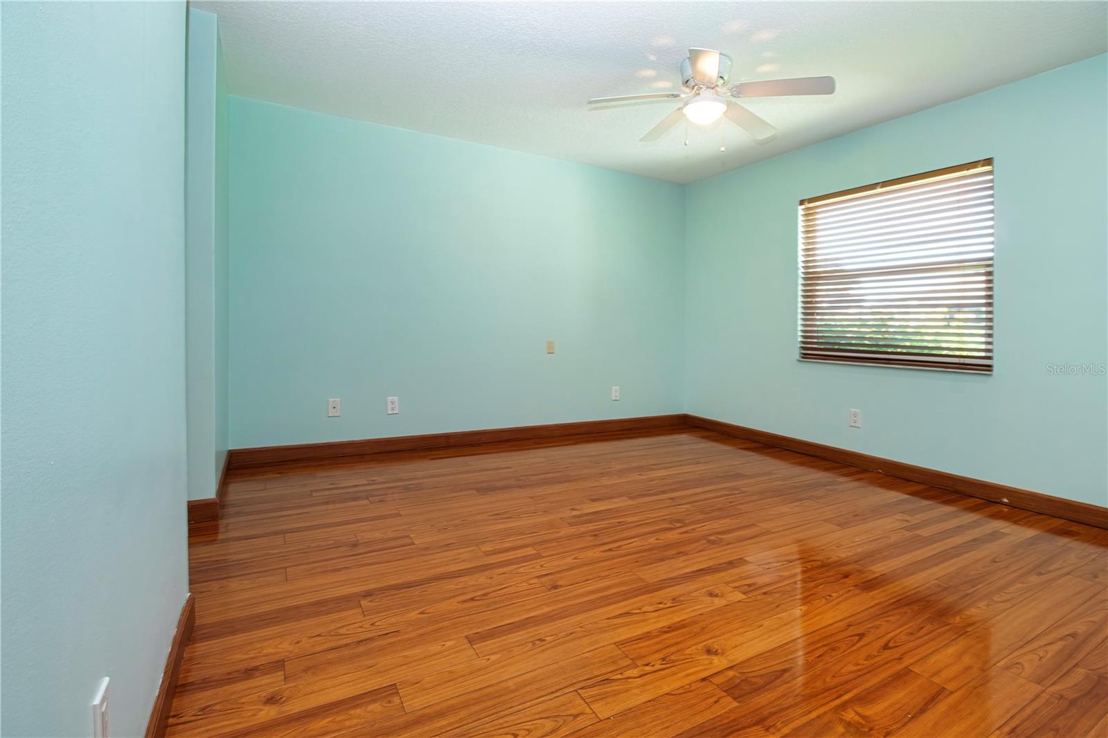 2108 MEADOWLARK LN