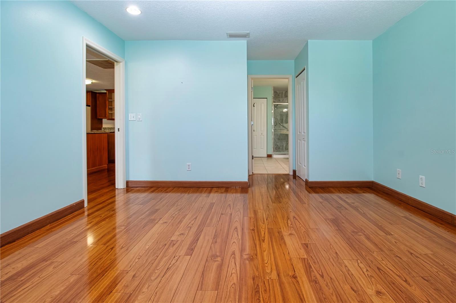 2108 MEADOWLARK LN