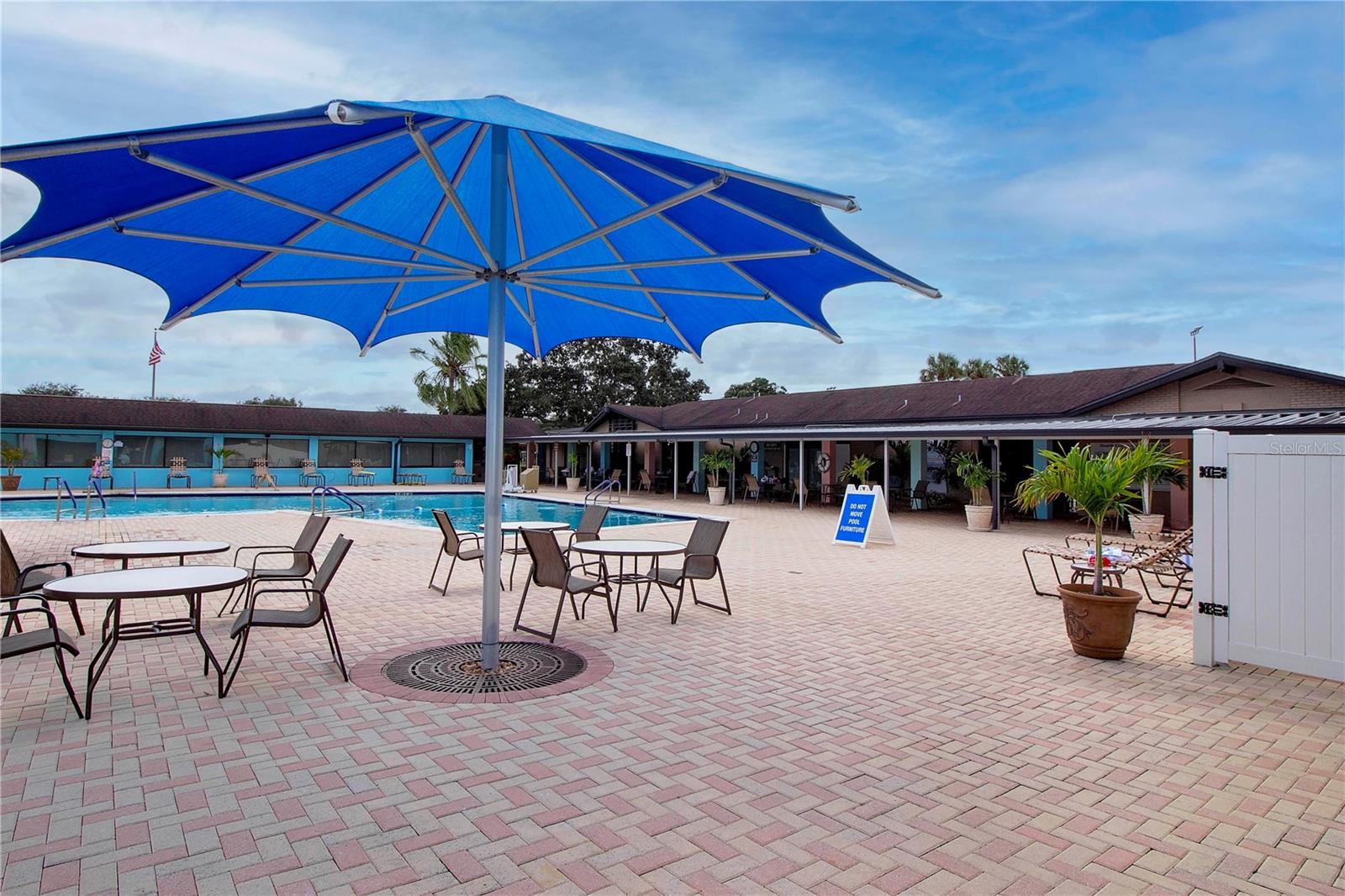 2108 MEADOWLARK LN