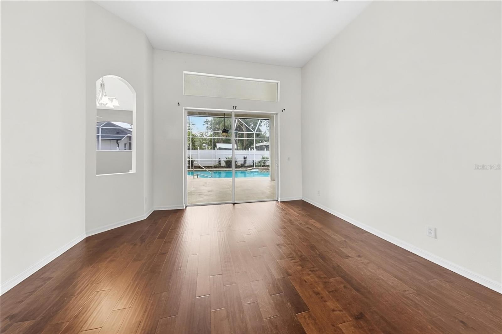 219 RONJA LN