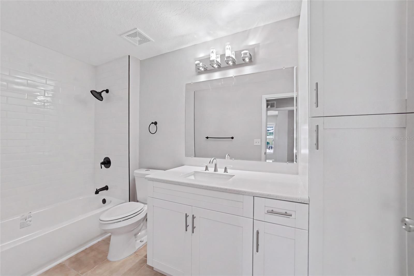 6241 CRICKETHOLLOW DR