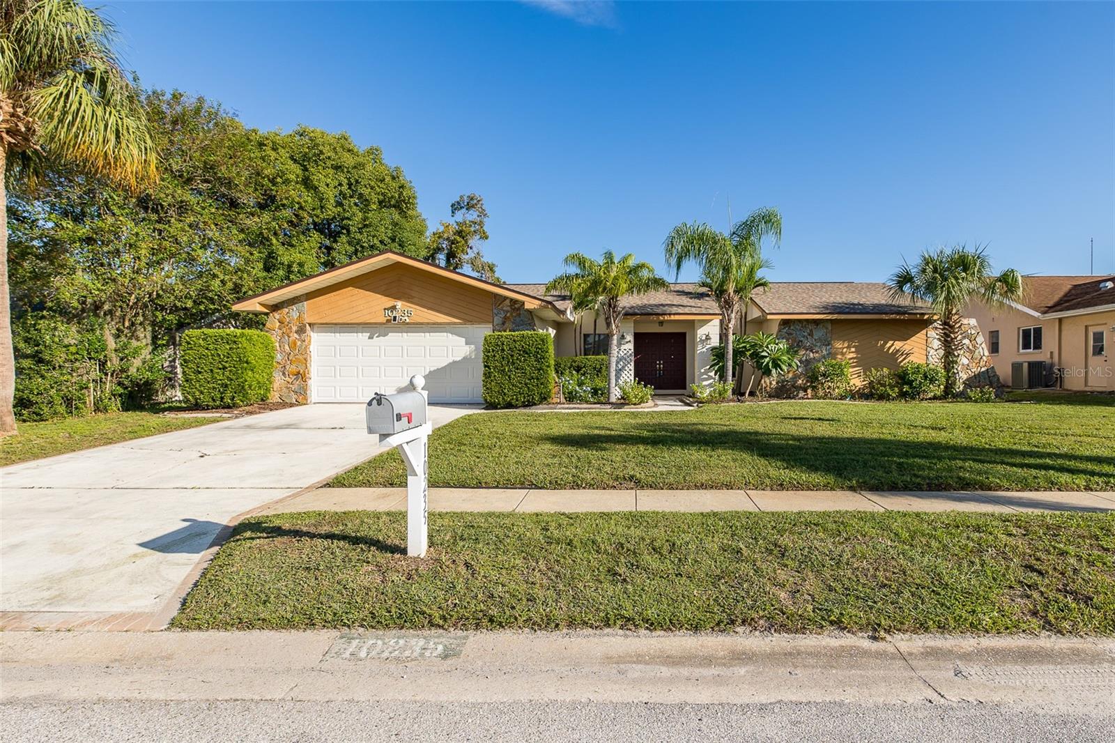 10235 LANDMARK DR
