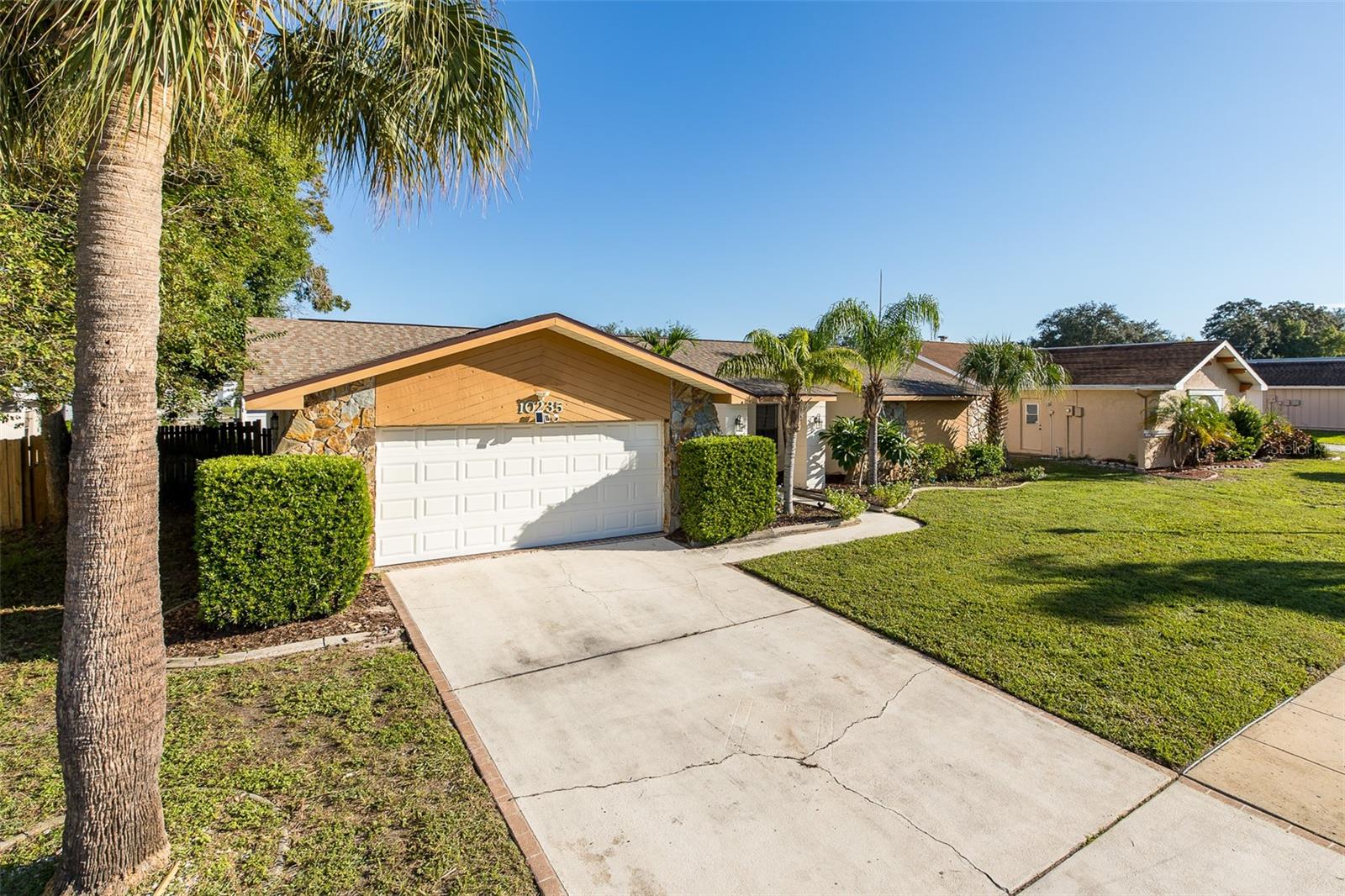 10235 LANDMARK DR
