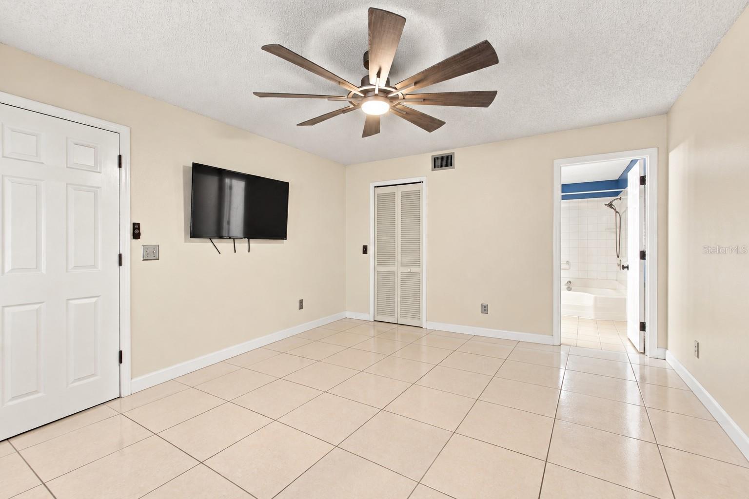 24138 TWIN CT