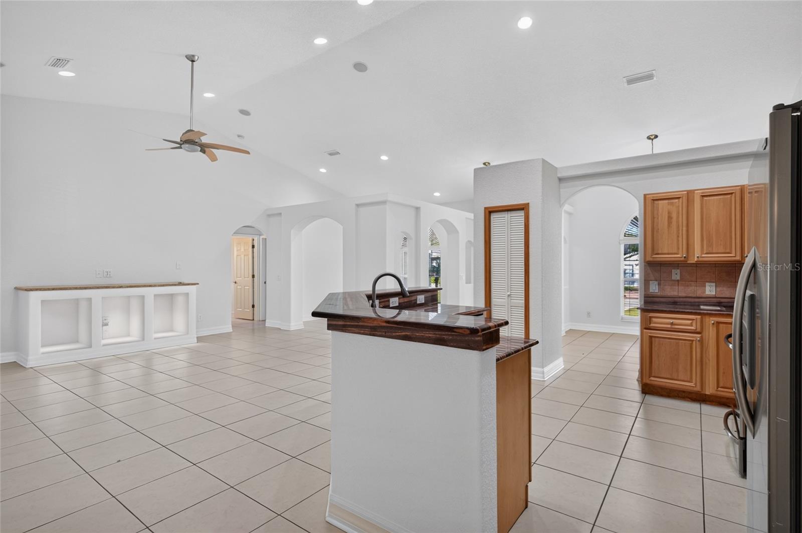 2108 W CORDELIA ST