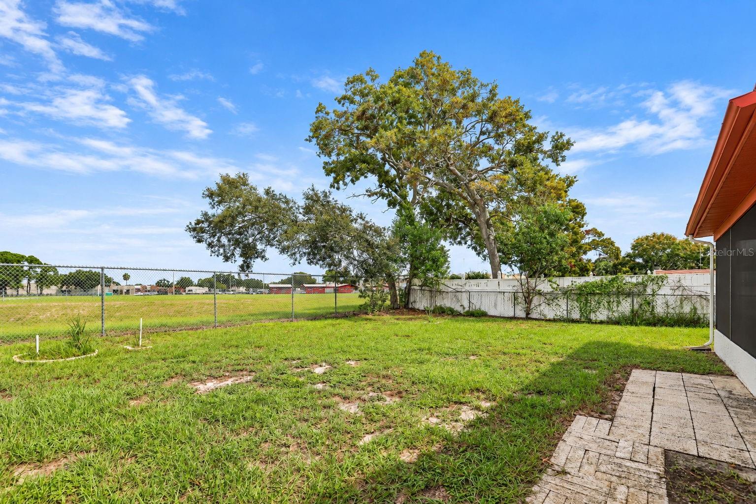 10970 PEPPERTREE LN