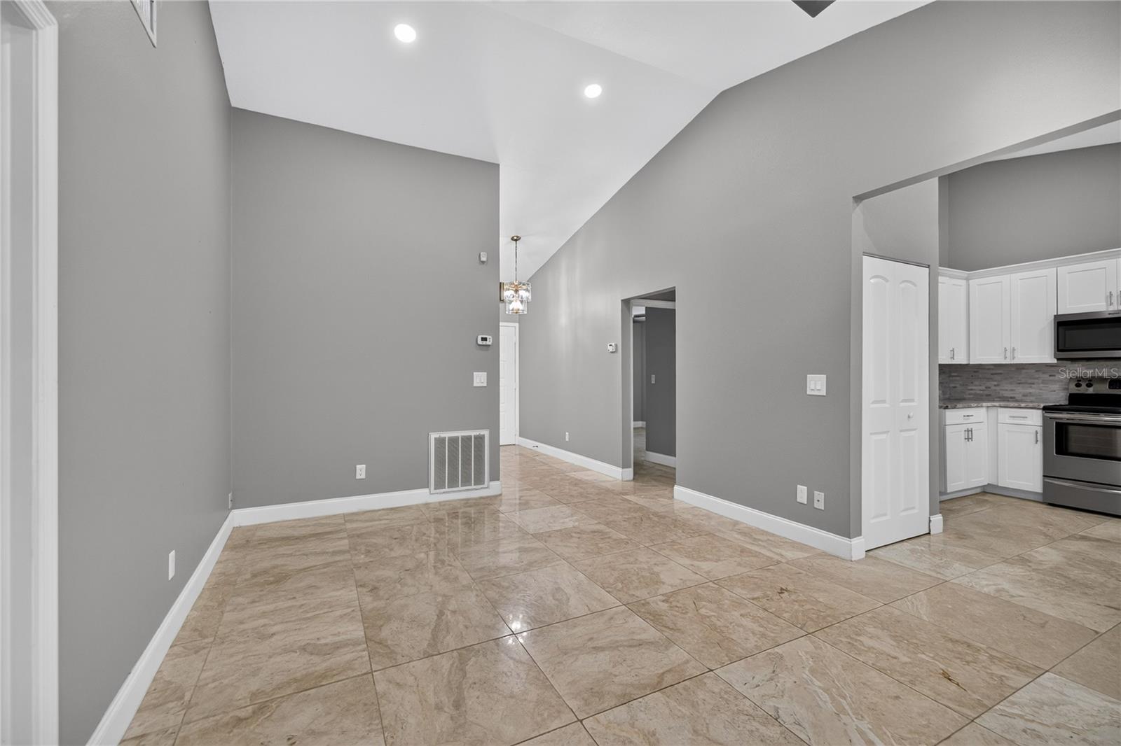 4004 SHORESIDE CIR