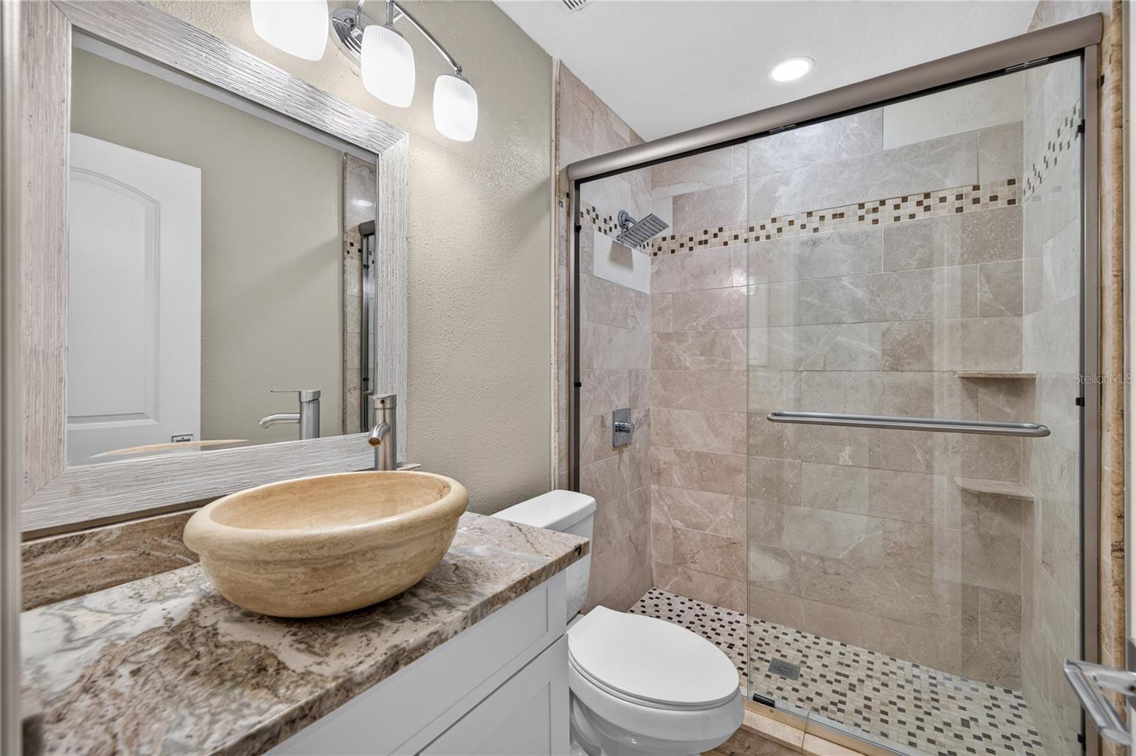 4004 SHORESIDE CIR