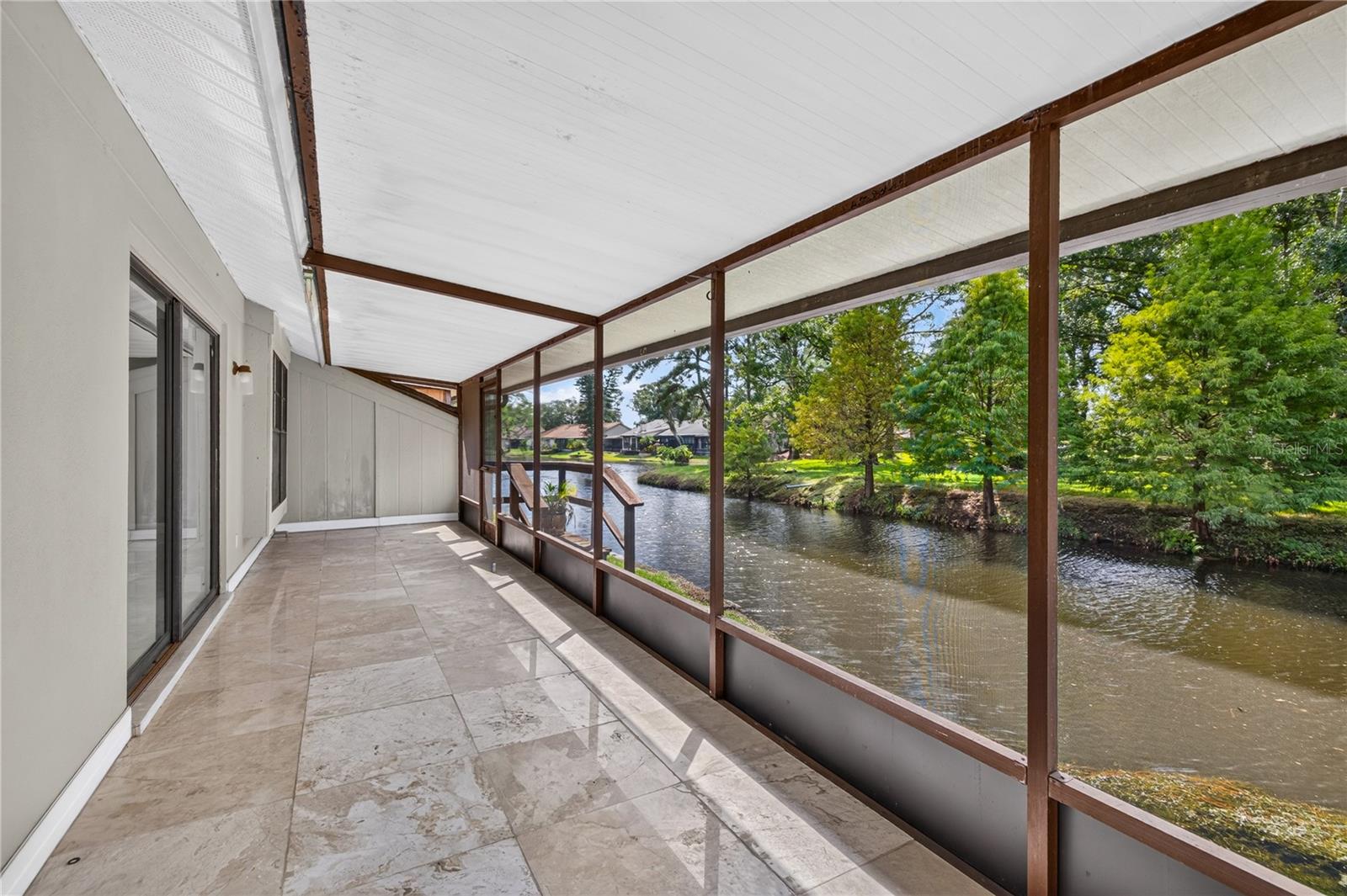 4004 SHORESIDE CIR