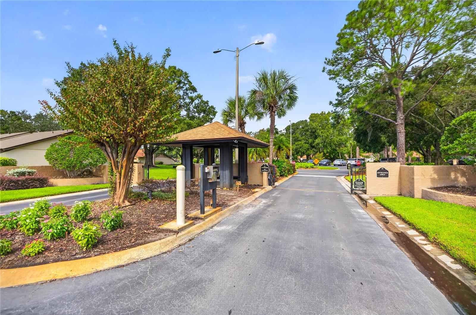 4004 SHORESIDE CIR