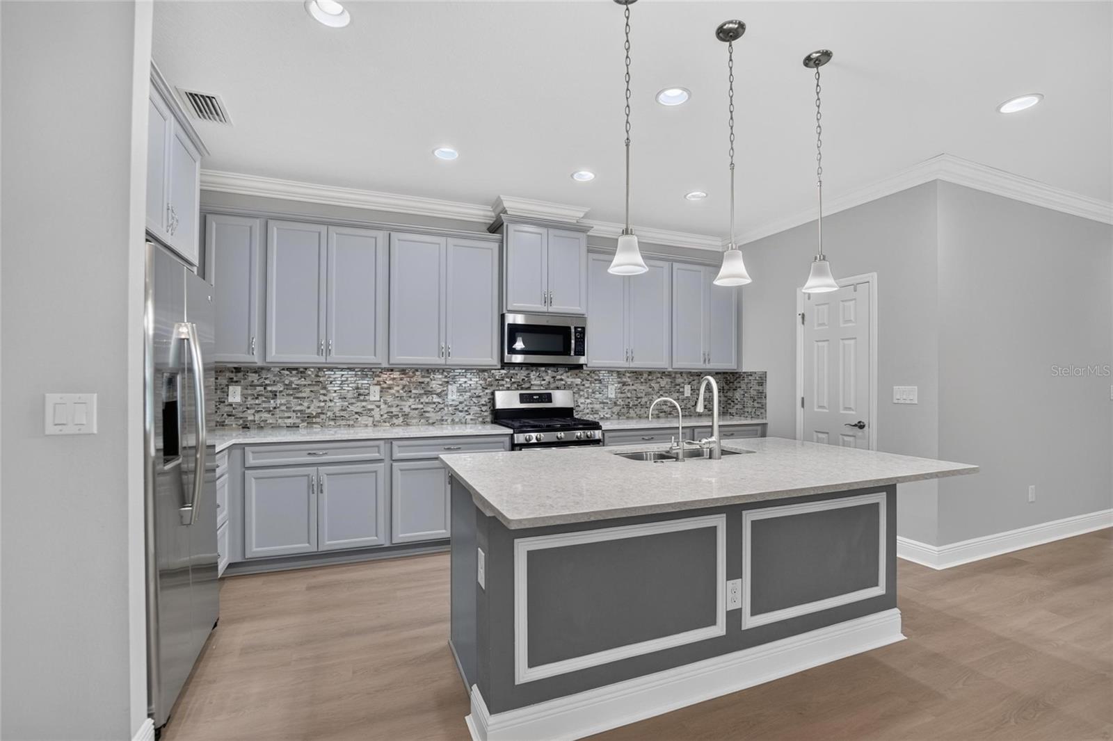 6134 COLMAR PL