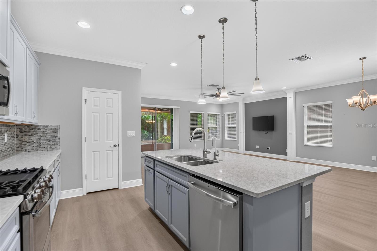 6134 COLMAR PL
