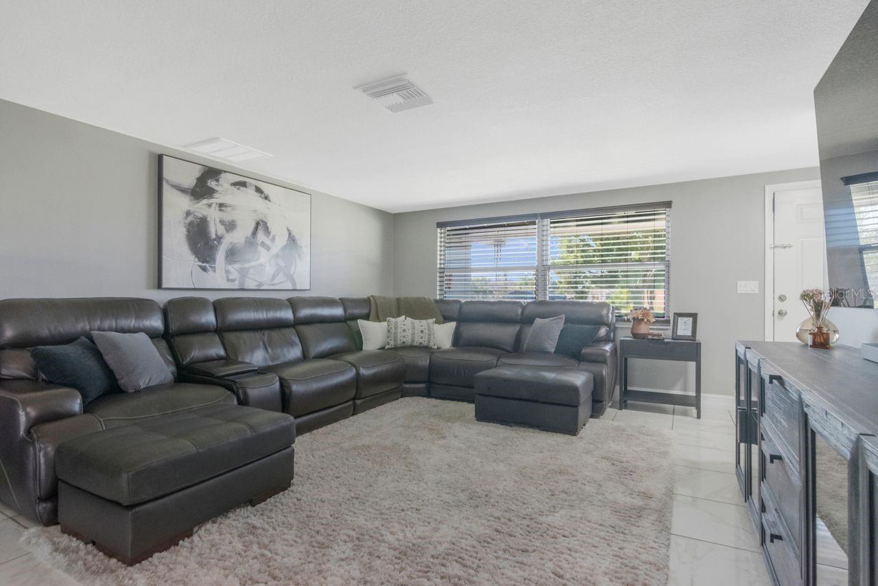 5735 MOSAIC DR