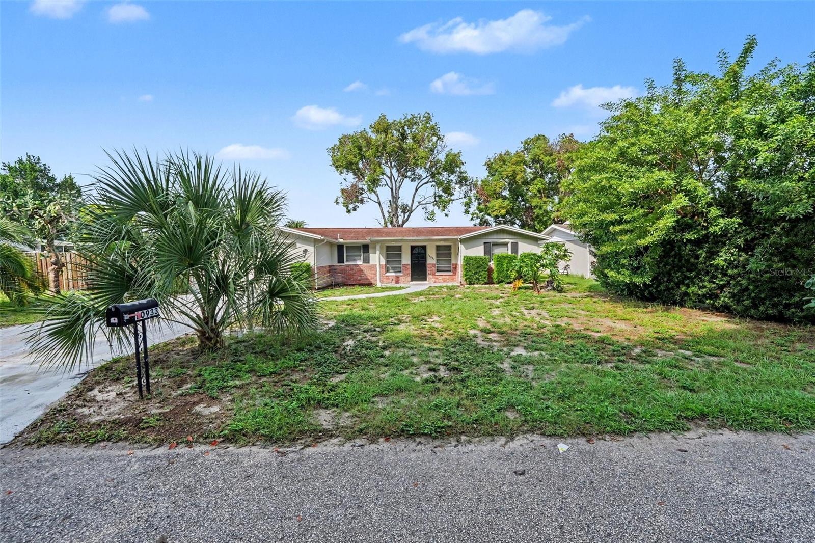 10933 STAMFORD DR