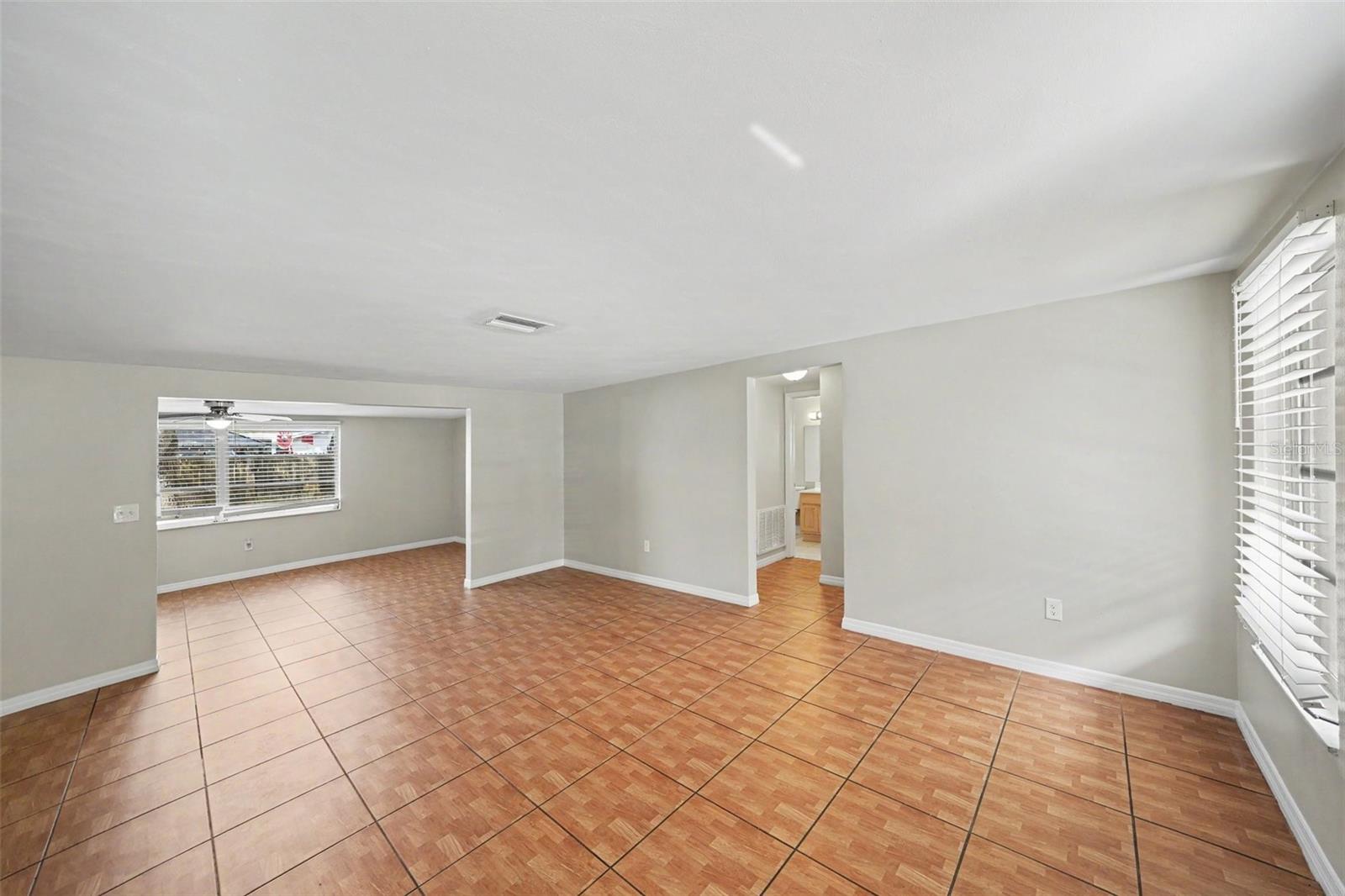 10933 STAMFORD DR
