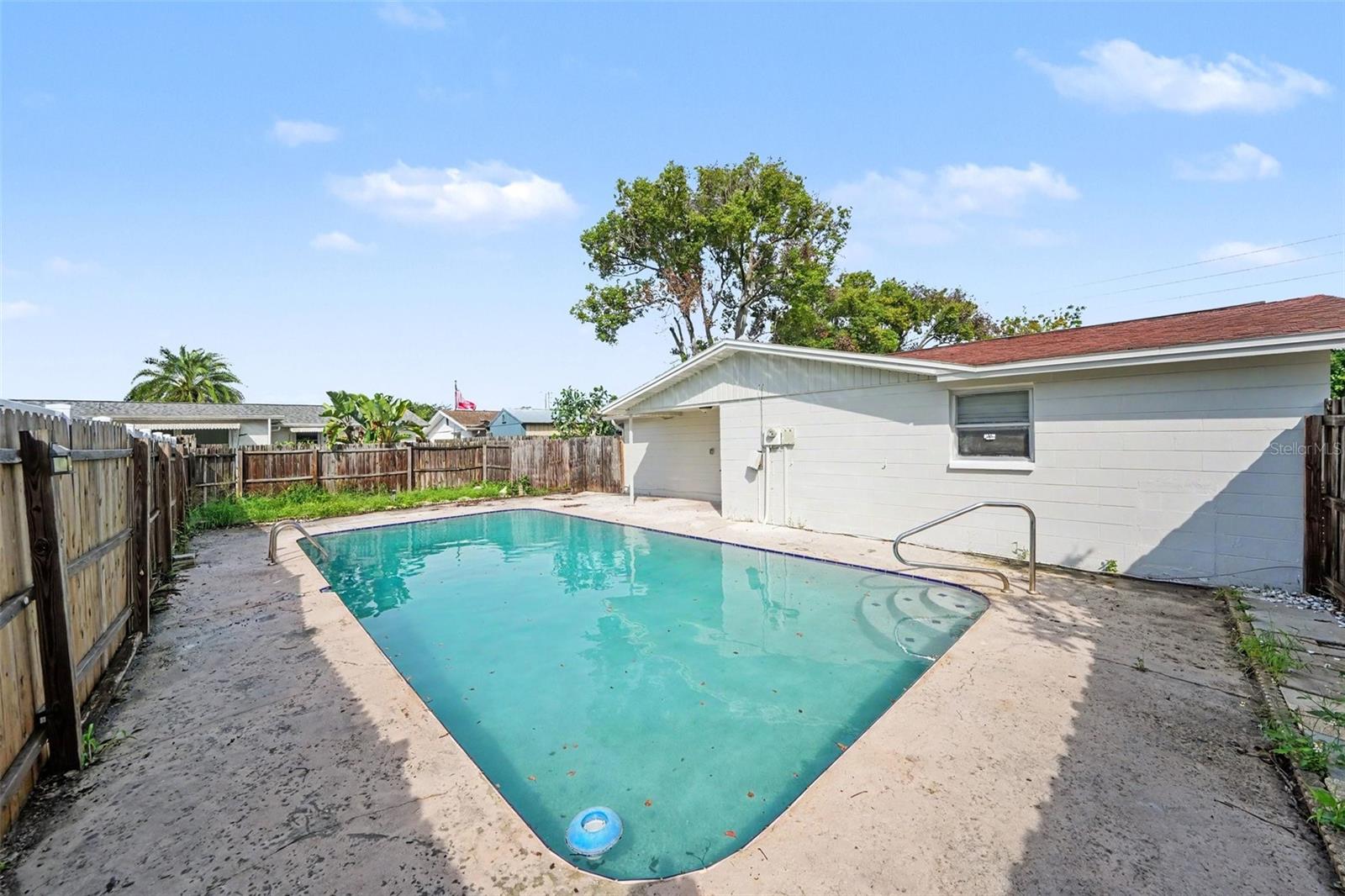 10933 STAMFORD DR