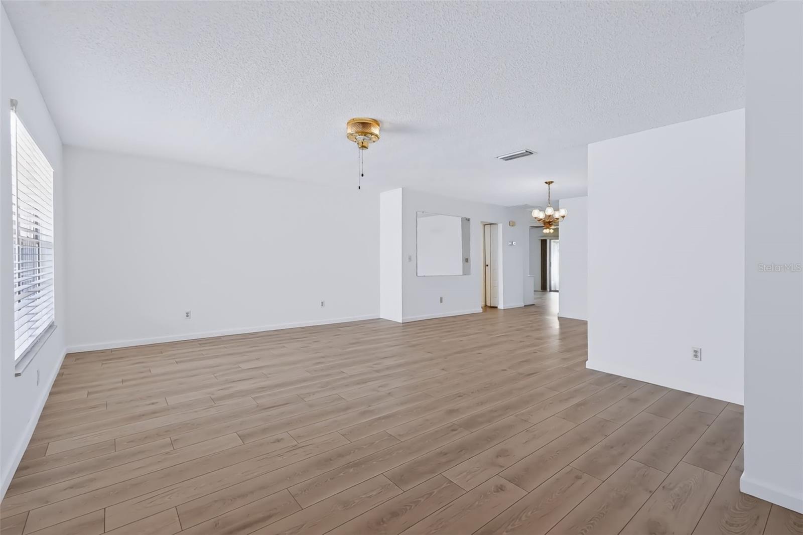 303 GREEN MANOR DR