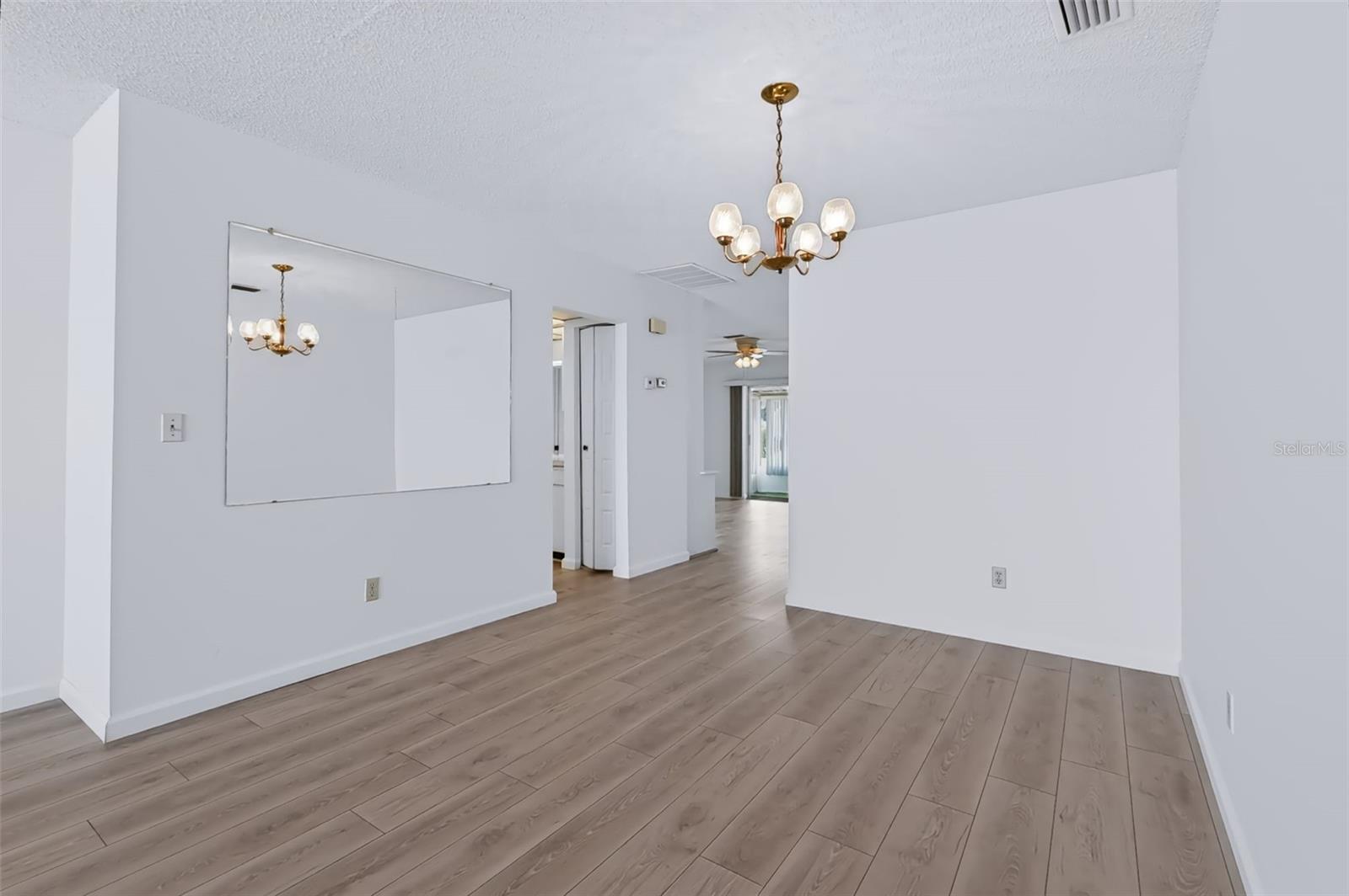 303 GREEN MANOR DR