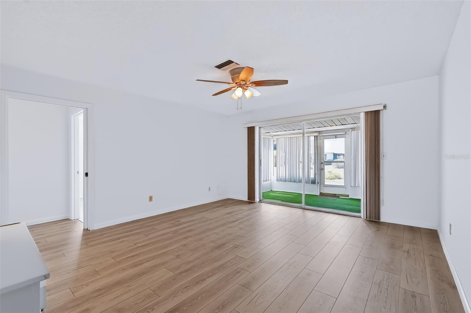 303 GREEN MANOR DR