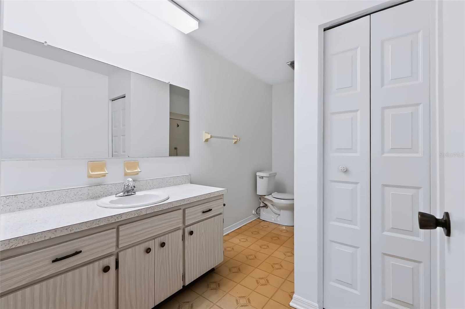 303 GREEN MANOR DR