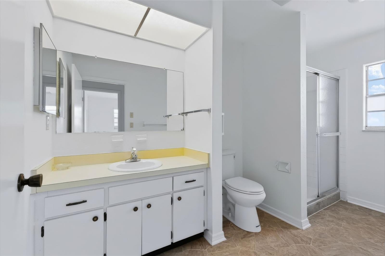 303 GREEN MANOR DR