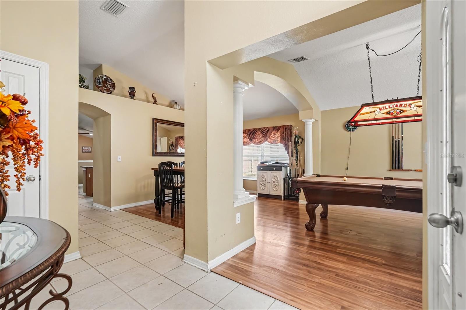 6805 BLUFF MEADOW CT