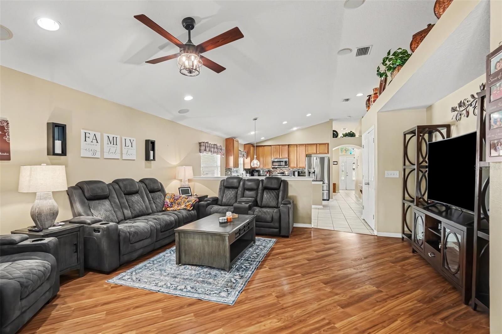 6805 BLUFF MEADOW CT