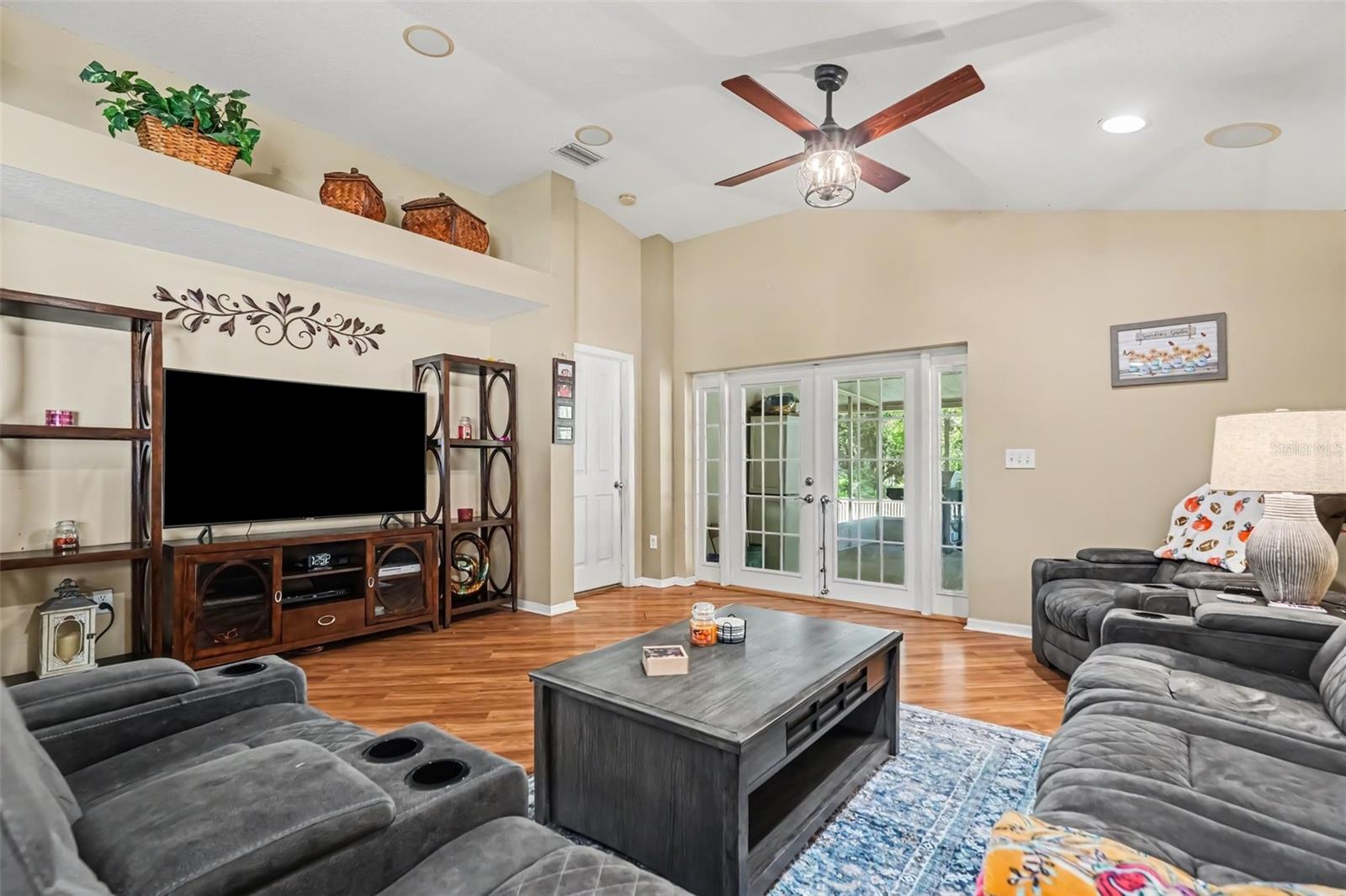 6805 BLUFF MEADOW CT