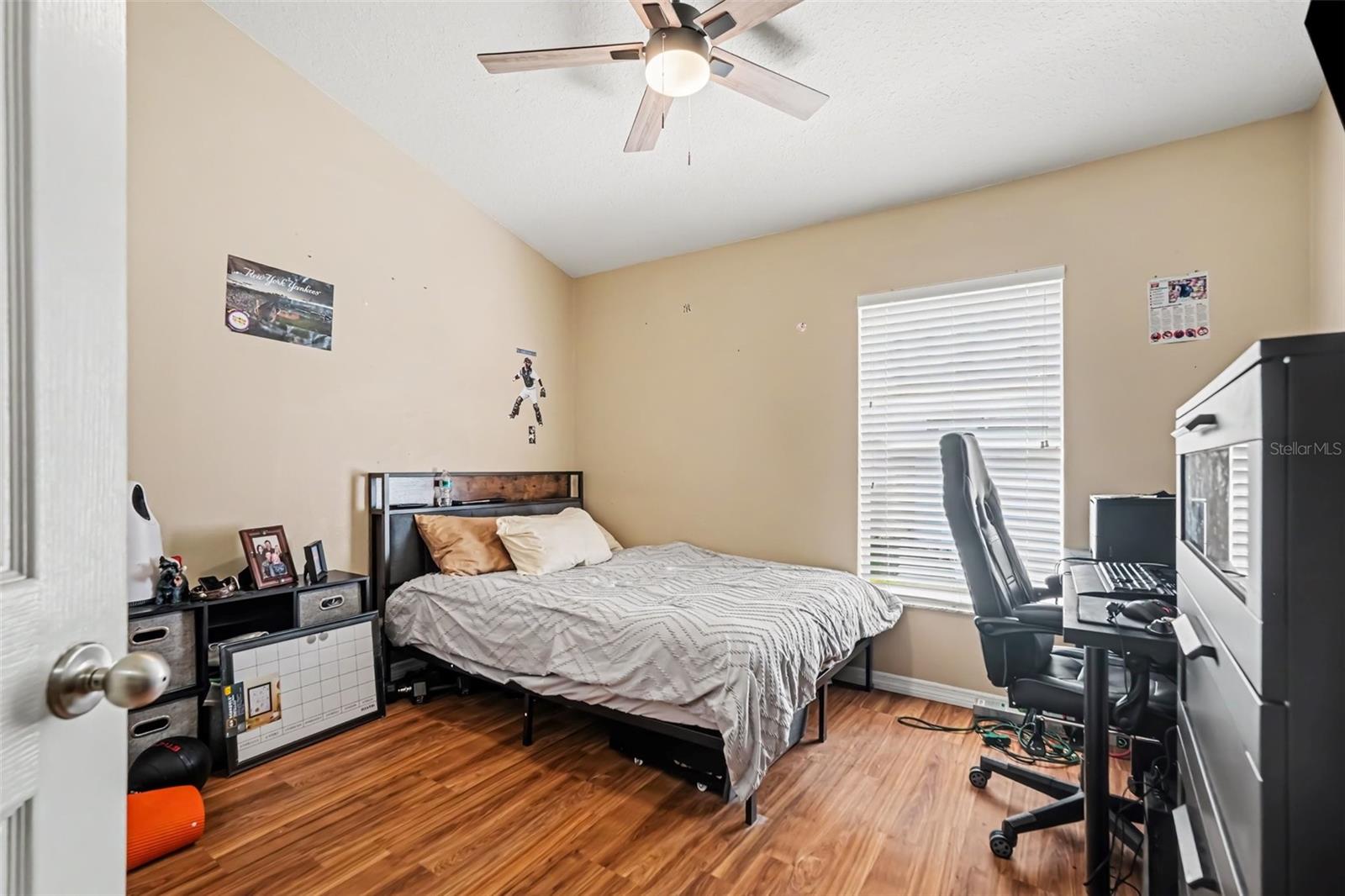 6805 BLUFF MEADOW CT