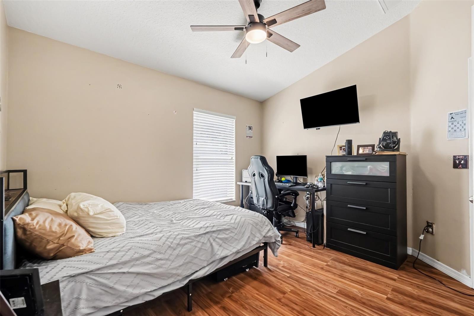 6805 BLUFF MEADOW CT