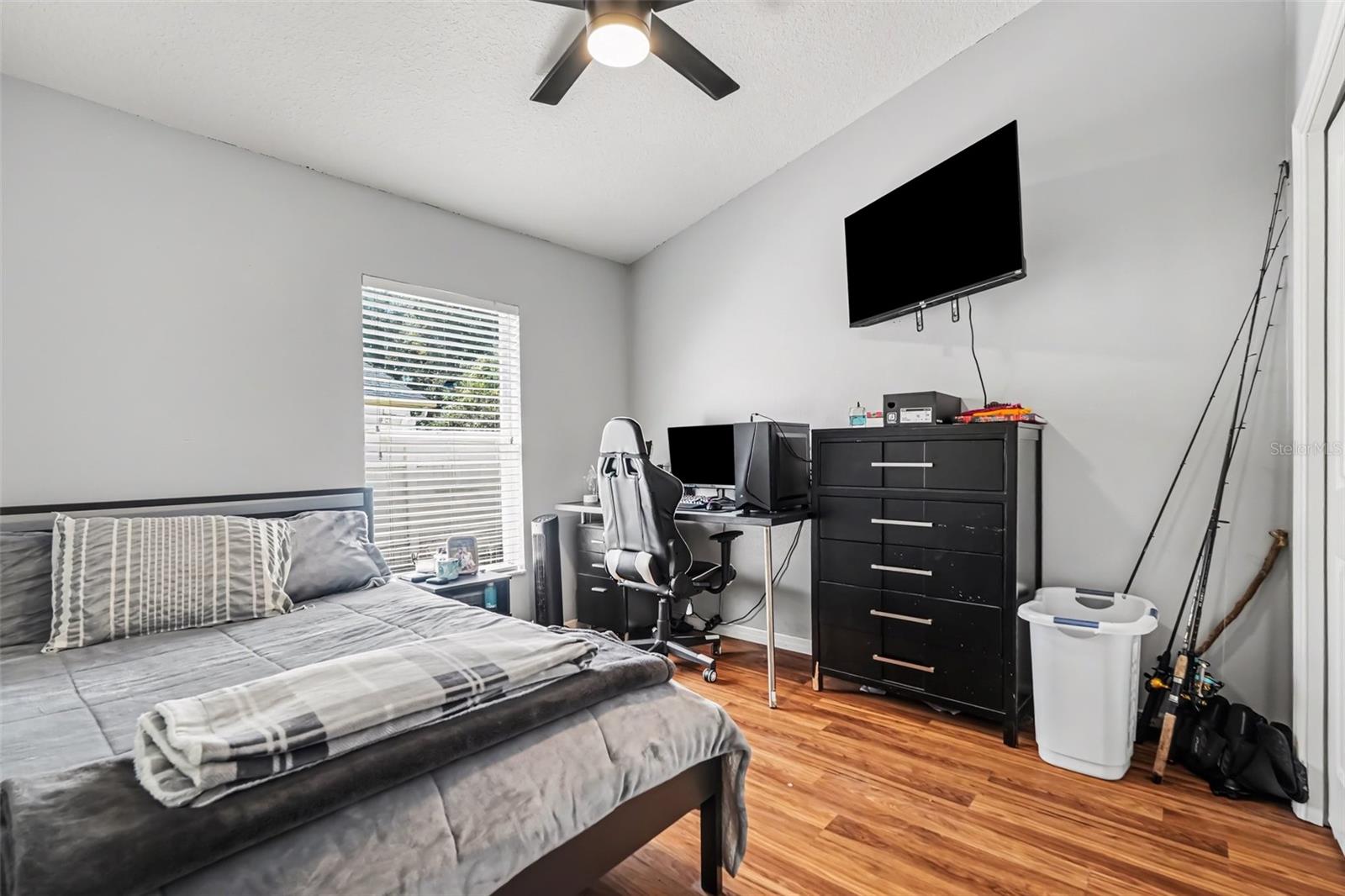 6805 BLUFF MEADOW CT