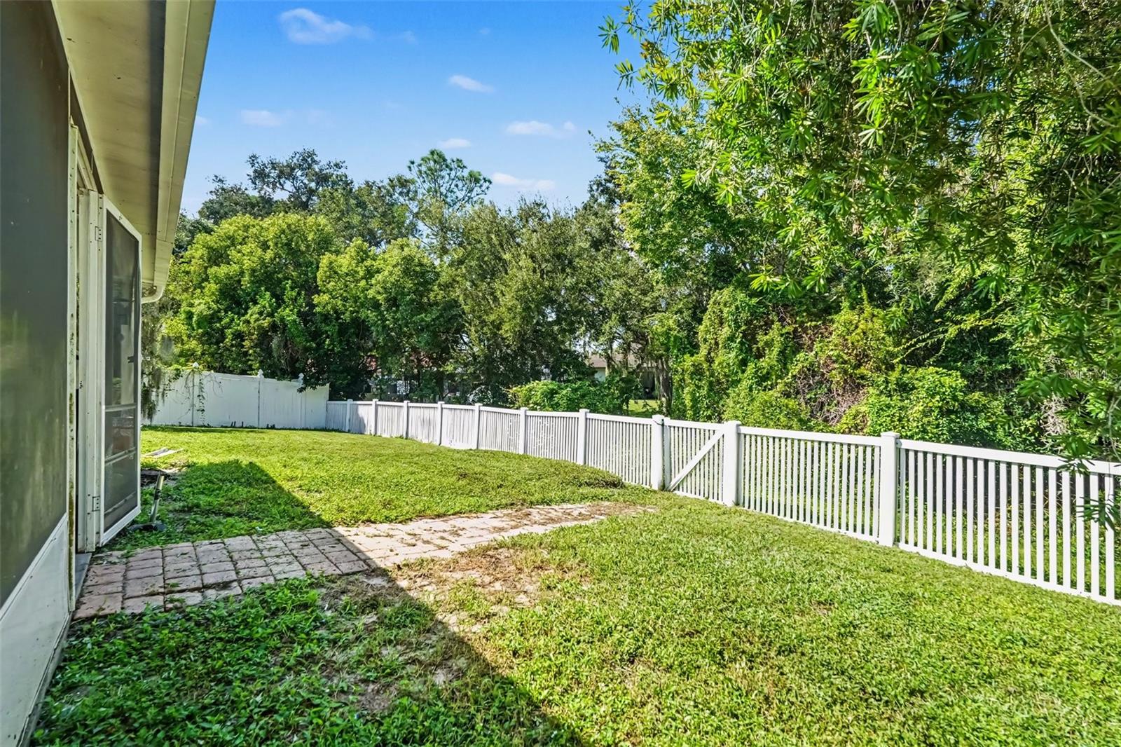 6805 BLUFF MEADOW CT