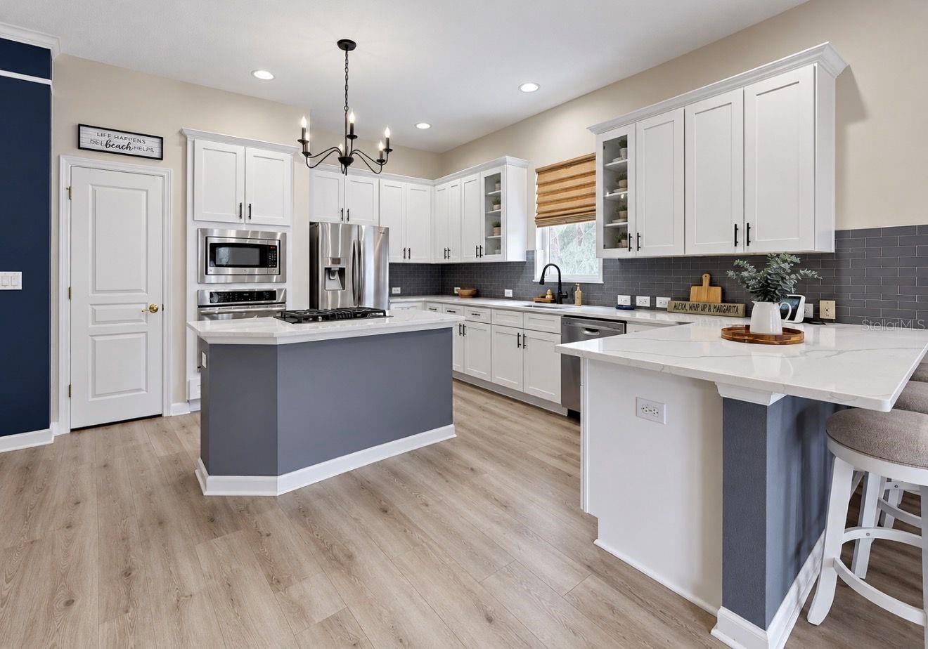 542 ISLEBAY DR