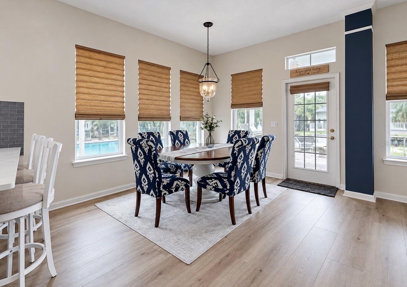 542 ISLEBAY DR