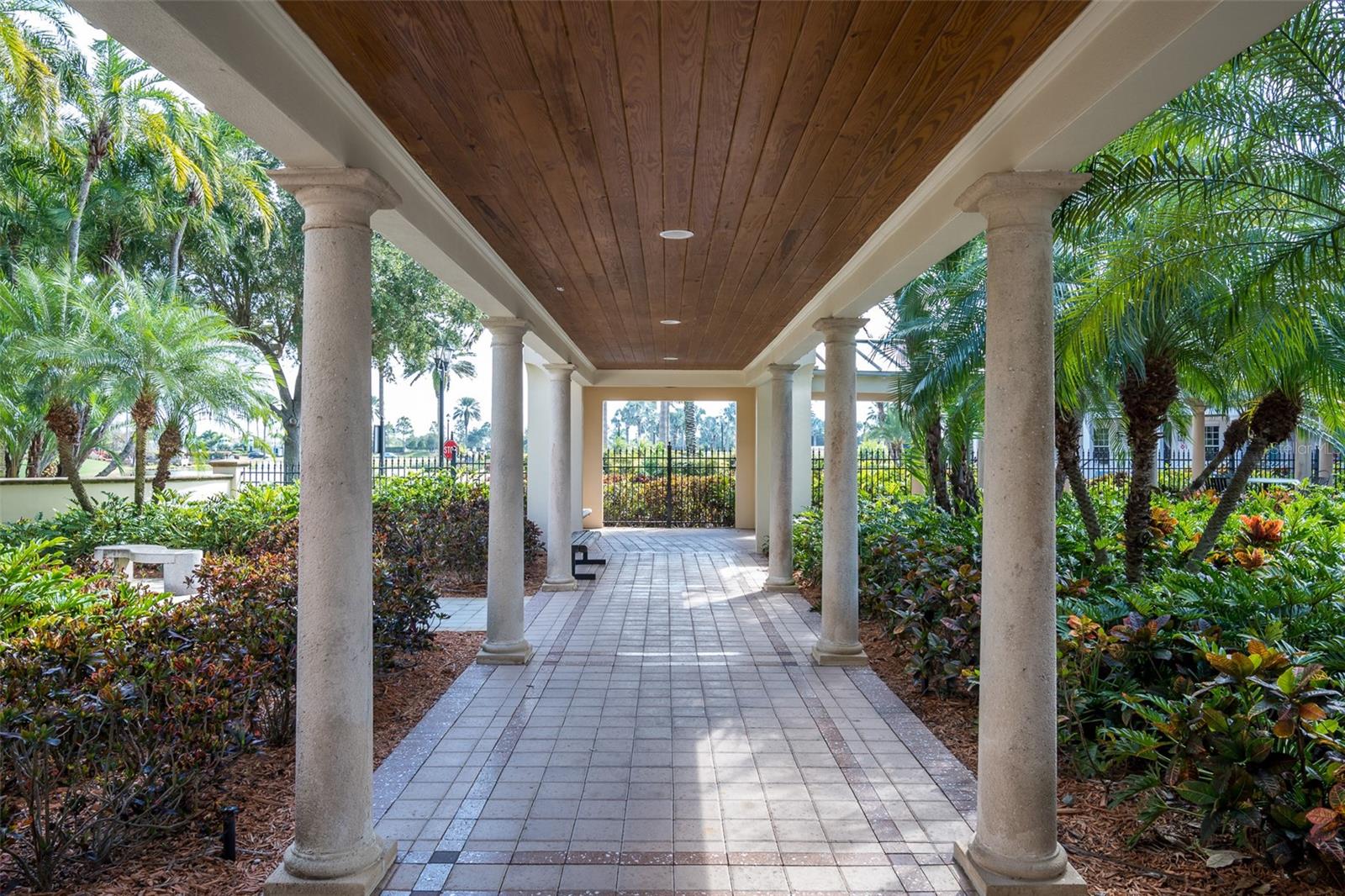 542 ISLEBAY DR