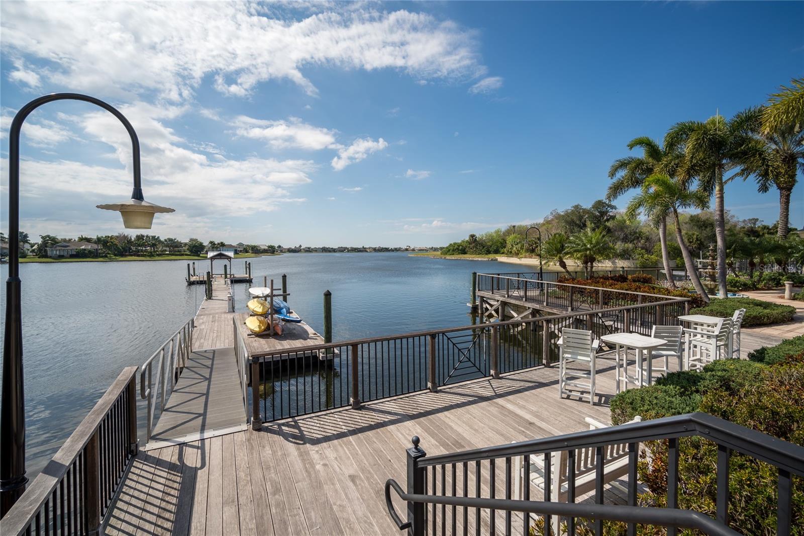 542 ISLEBAY DR