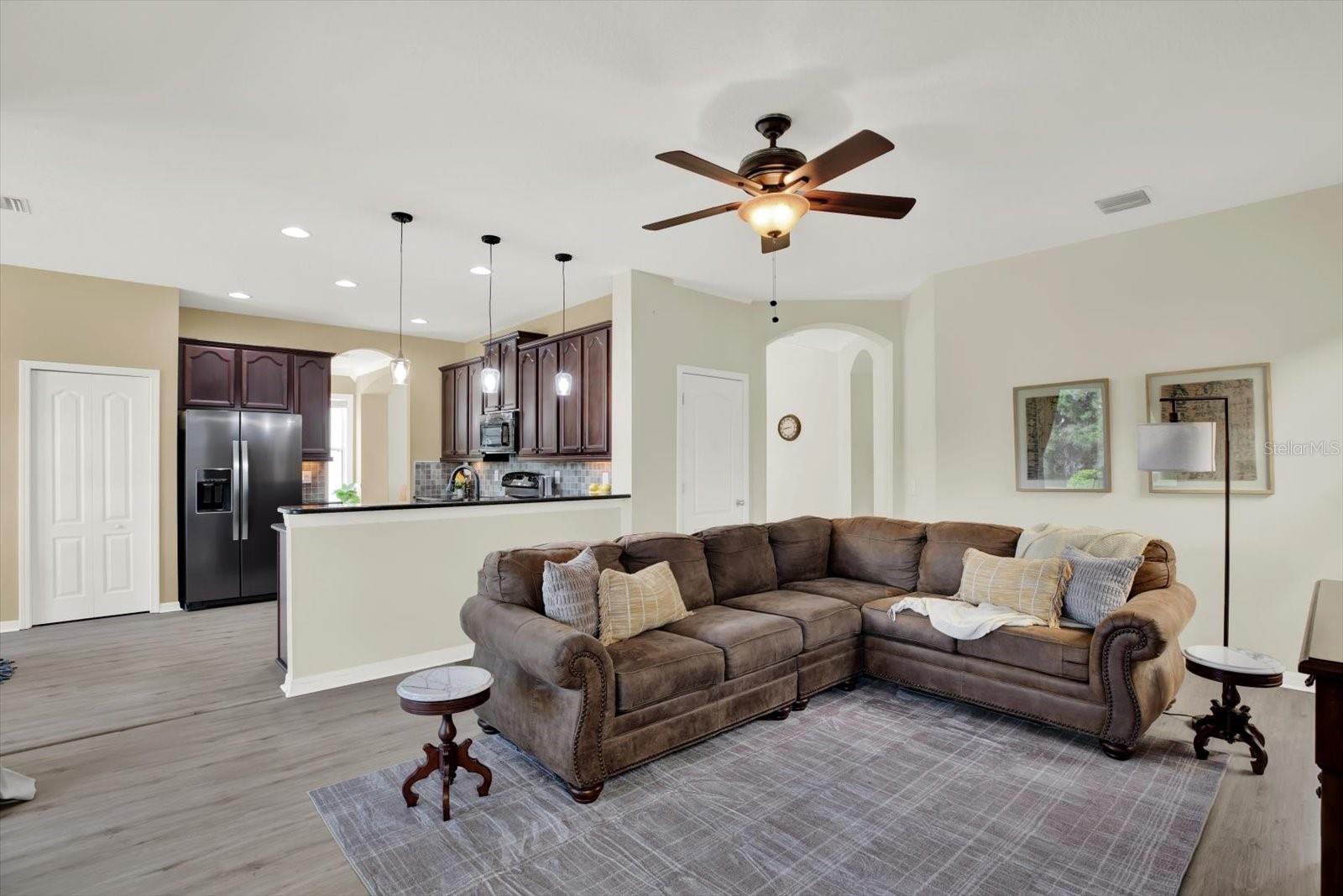 7127 FOREST MERE DR