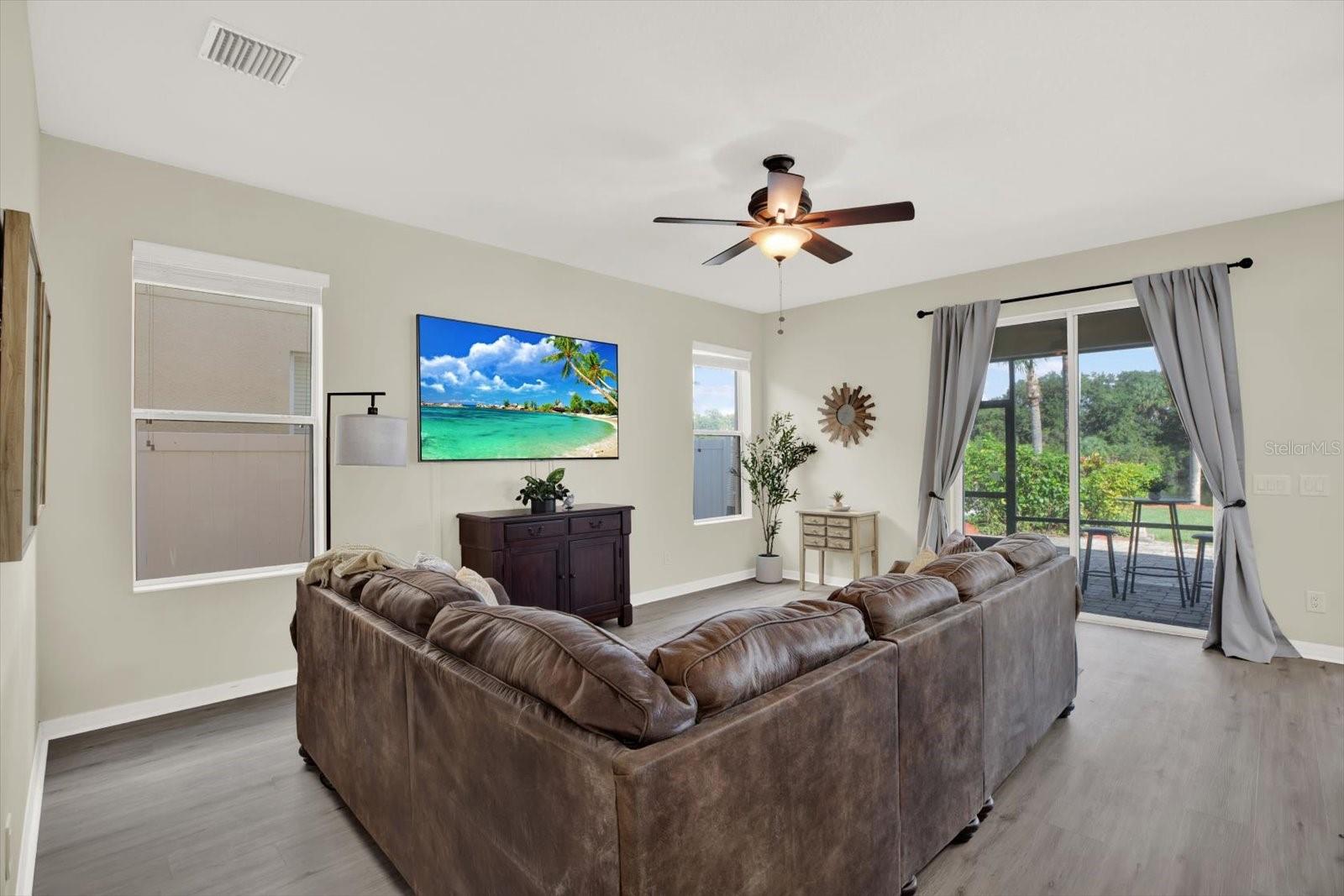 7127 FOREST MERE DR