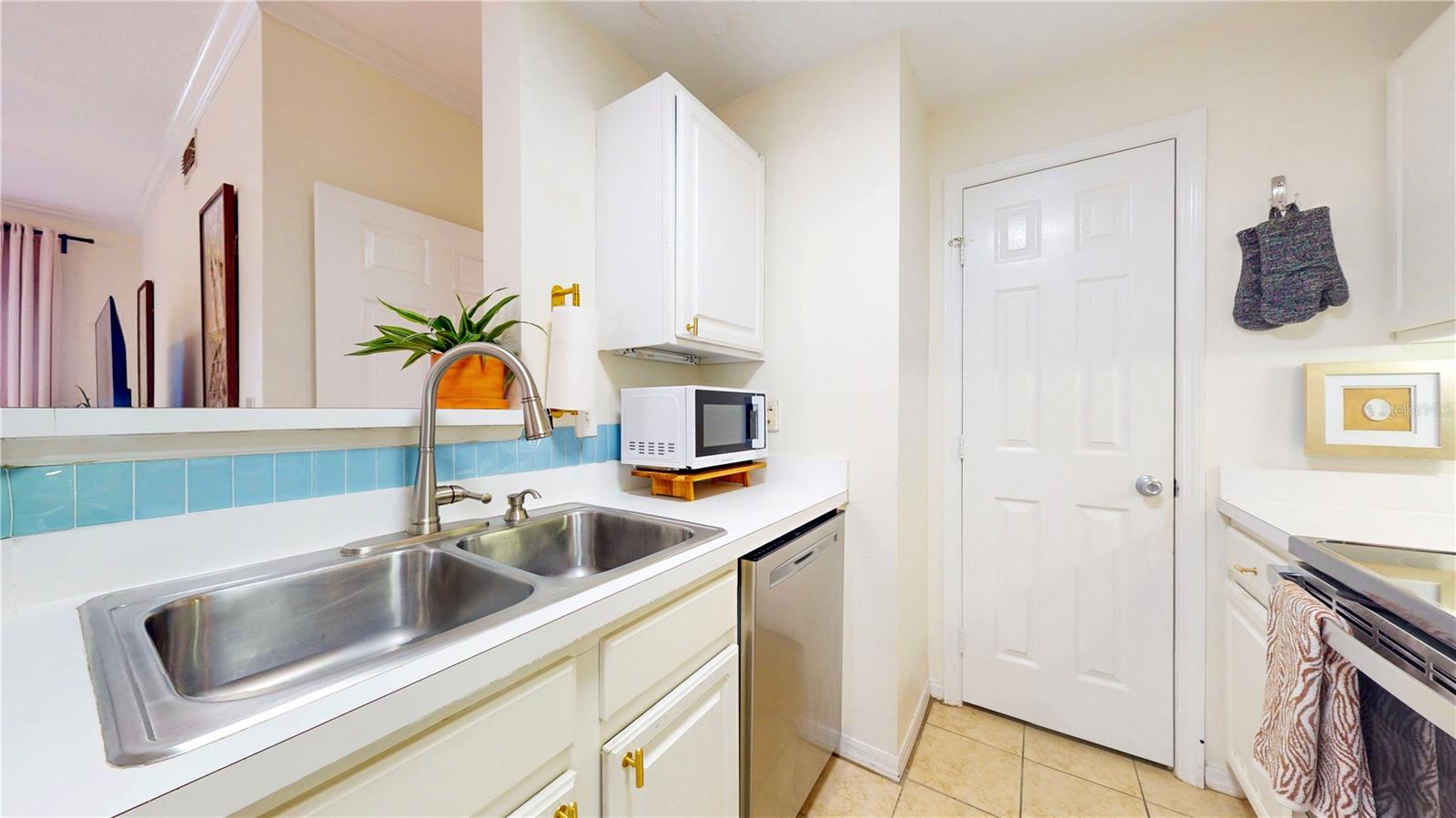 501 KNIGHTS RUN AVE #2121
