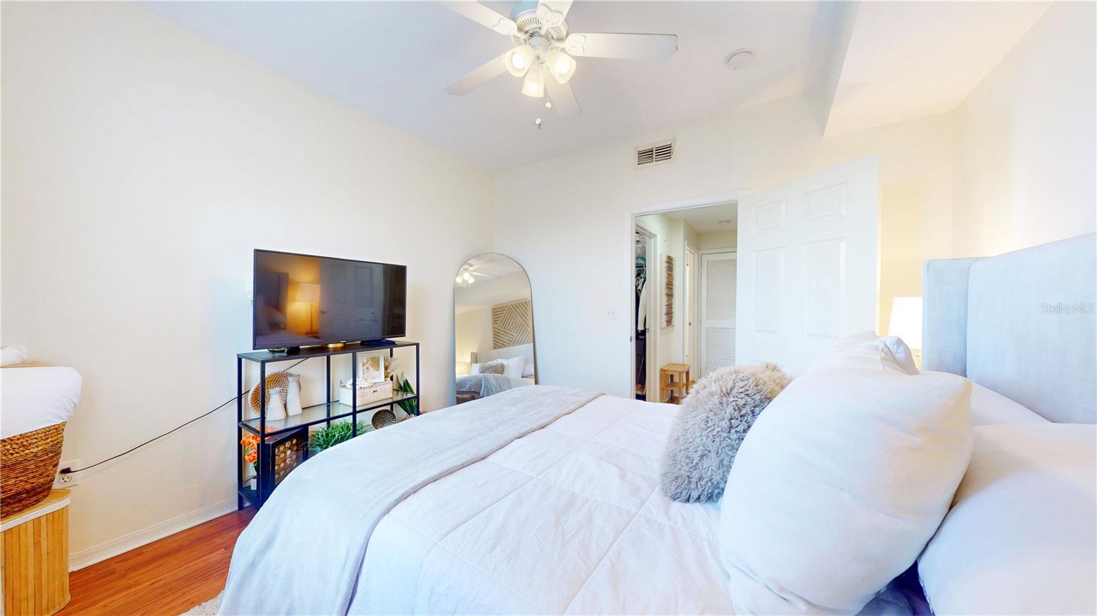 501 KNIGHTS RUN AVE #2121
