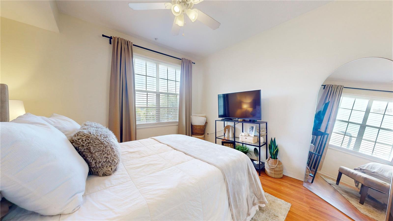 501 KNIGHTS RUN AVE #2121