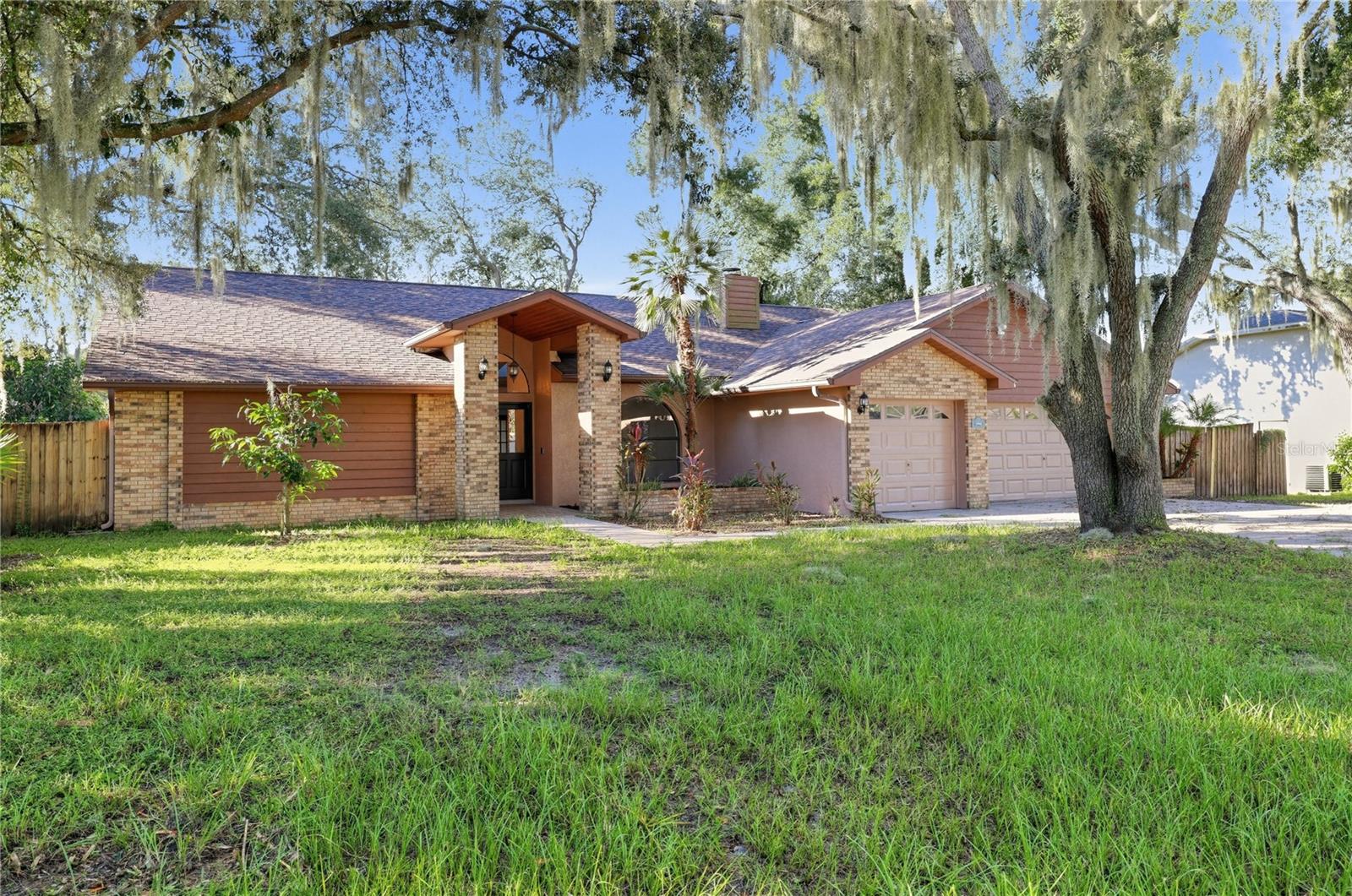 1005 HOLLYBERRY CT