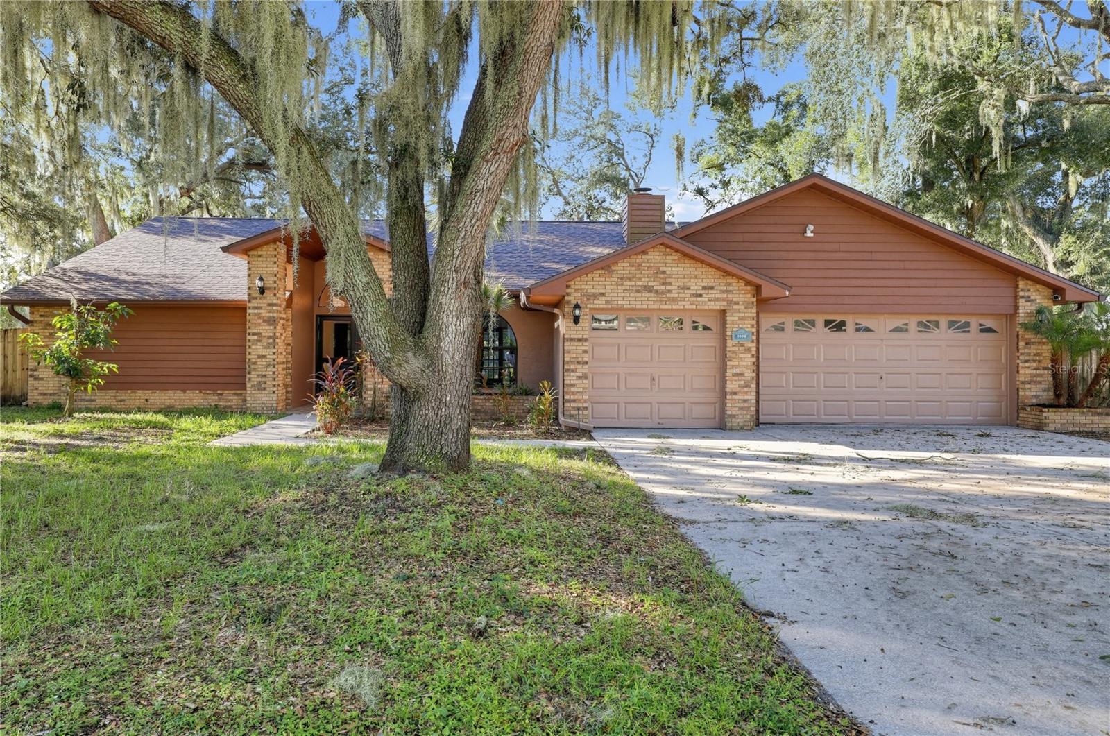 1005 HOLLYBERRY CT