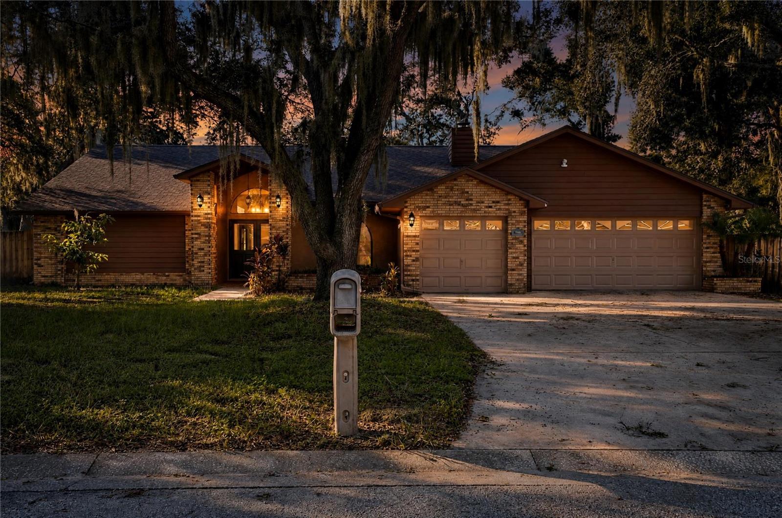 1005 HOLLYBERRY CT