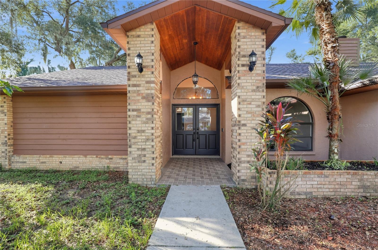 1005 HOLLYBERRY CT
