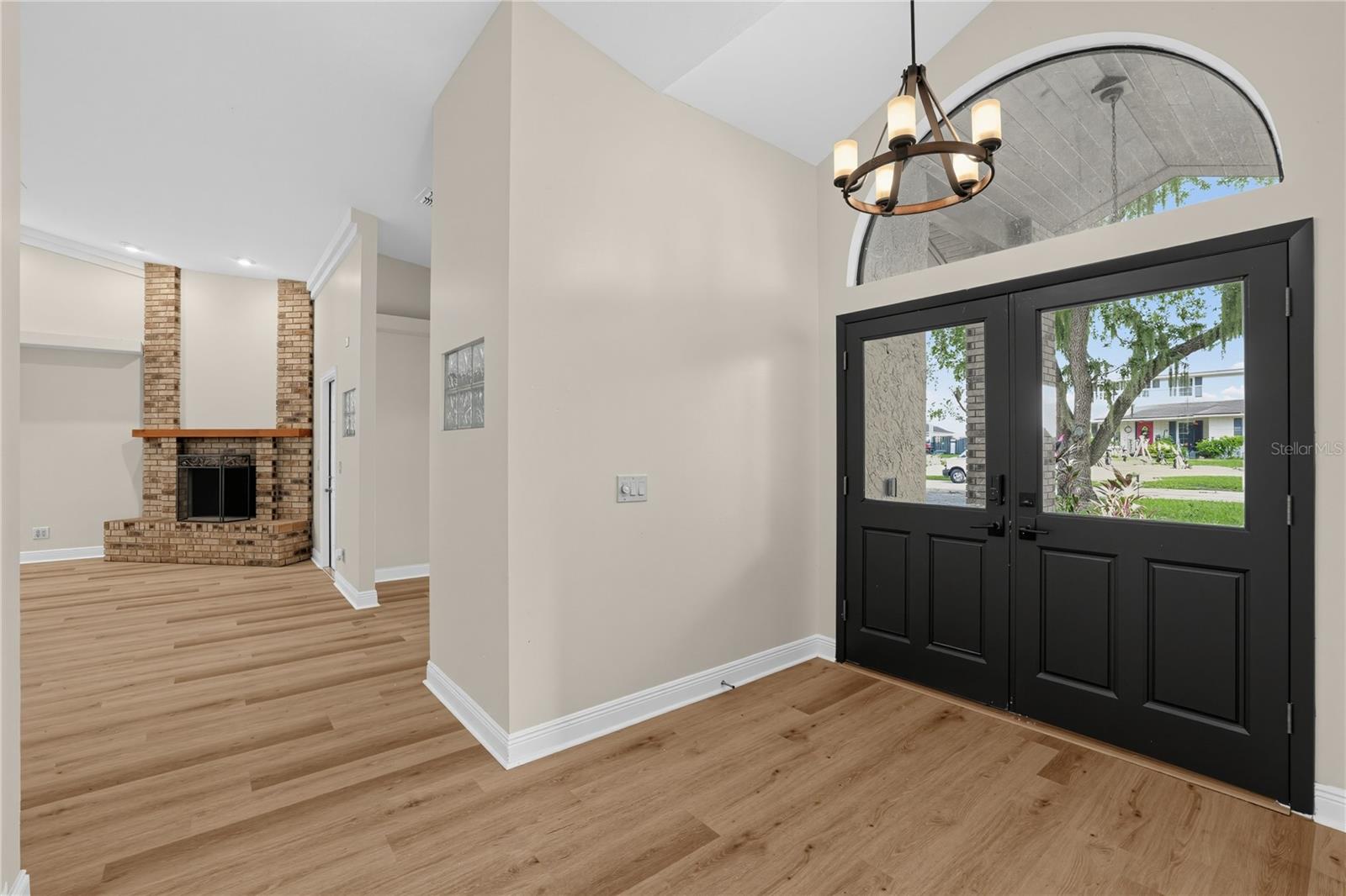1005 HOLLYBERRY CT
