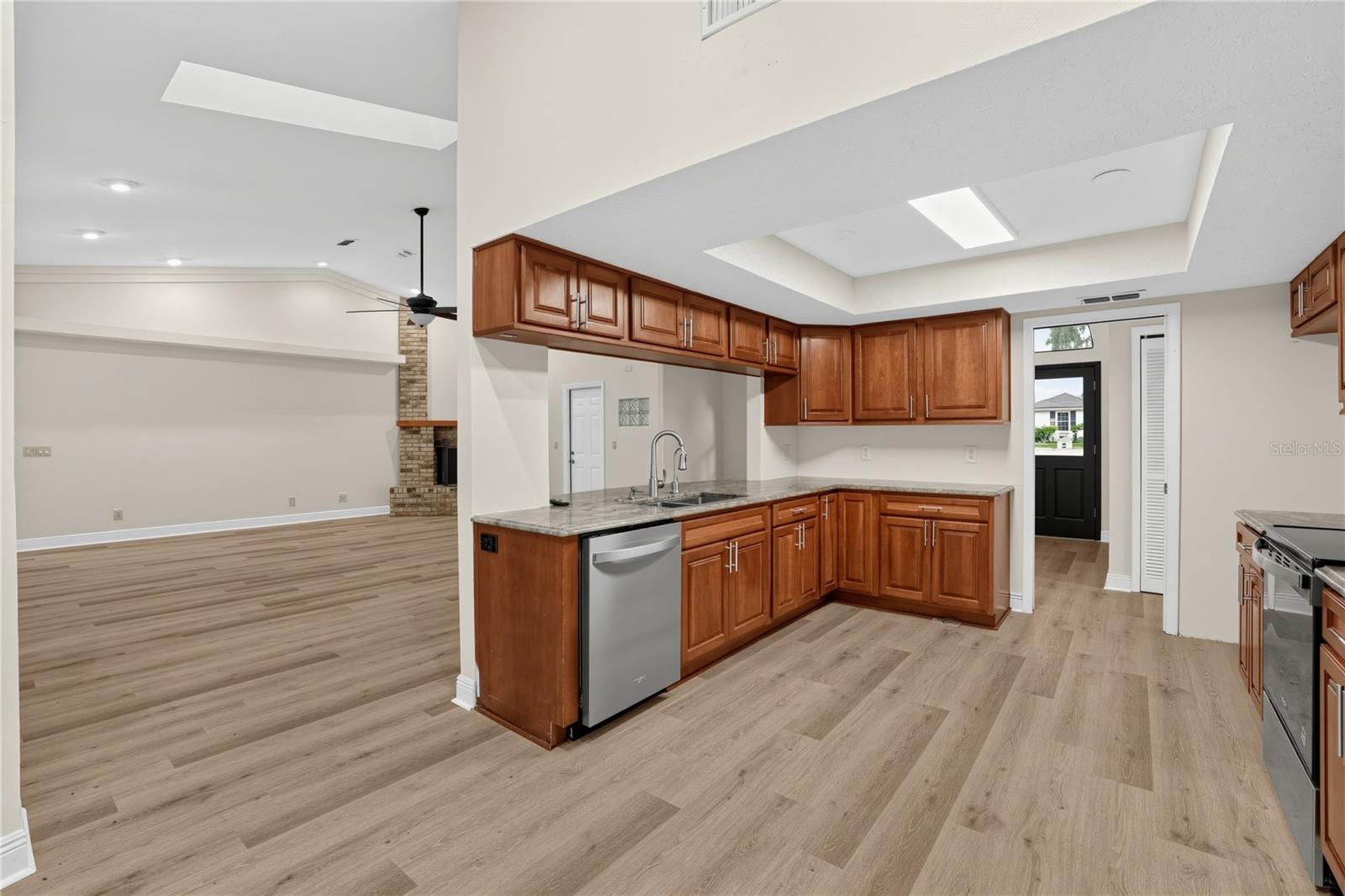 1005 HOLLYBERRY CT